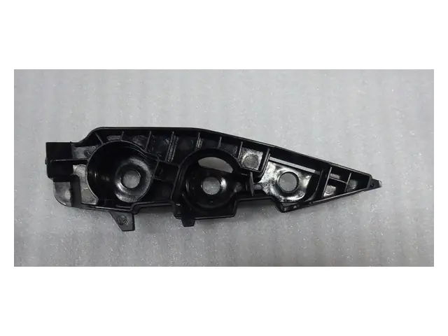 Front bumper · 前保险杠右支架