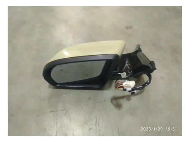 Rear-view mirrors · 左外后视镜总成