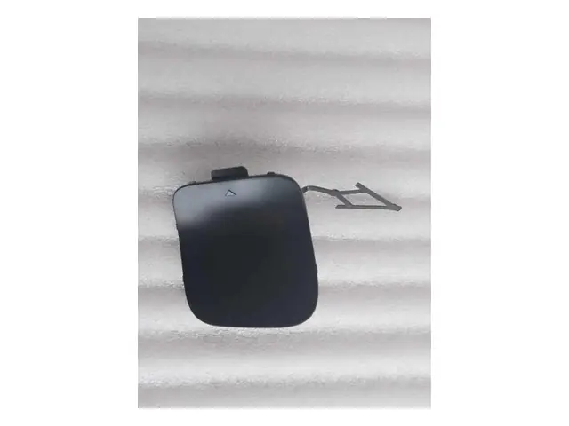 Front bumper · 前拖钩堵盖本体