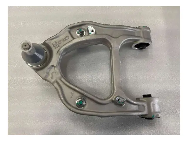 Control arms · 后悬左上臂总成