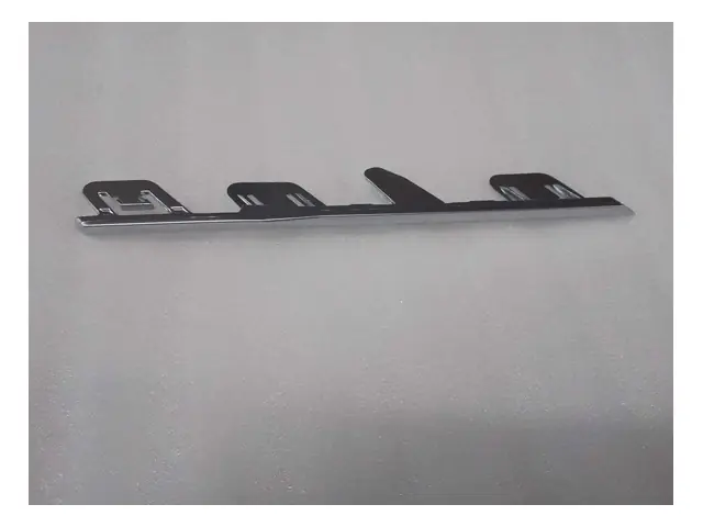 Front bumper · 前保左气帘装饰条Ⅱ