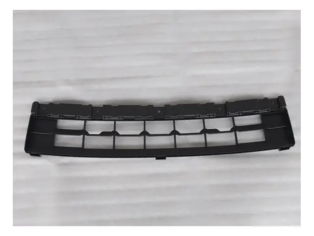 Front bumper · 前保险杠下进气网格