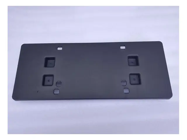 Front bumper · 前保险杠牌照安装座