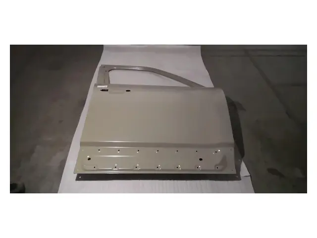 Doors and body sides · 右前门总成