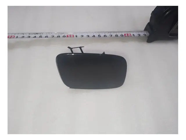 Front bumper · 前拖钩堵盖