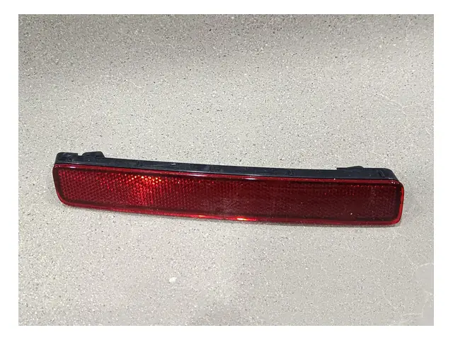 Exterior lighting · 右后回复反射器
