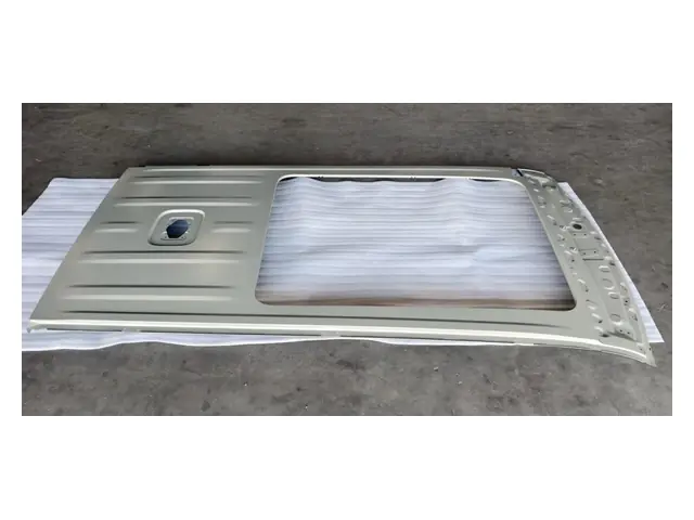 Hoods, tailgates and roof · 顶盖总成