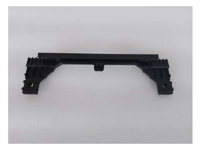 Front bumper · 前保险杠下本体中支架