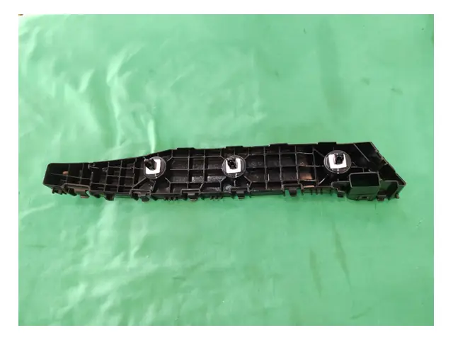 Rear bumper · 后保险杠右前支架总成
