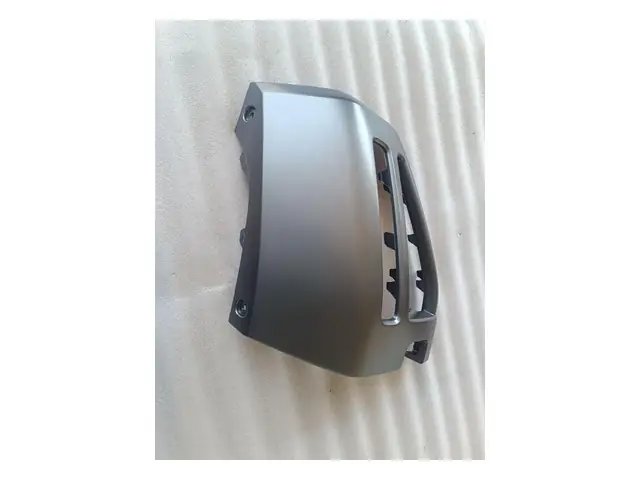 Front bumper · 前保险杠右装饰件-锌灰