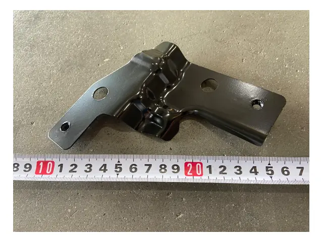 Front bumper · 前保右安装支架