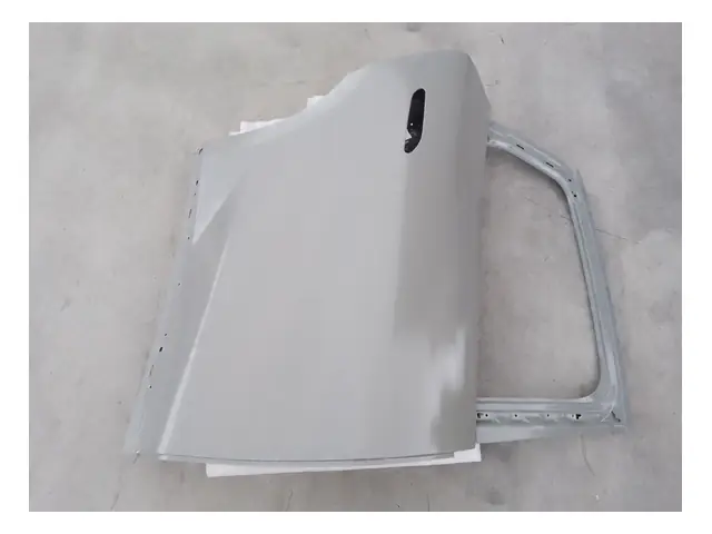 Doors and body sides · 右后门总成