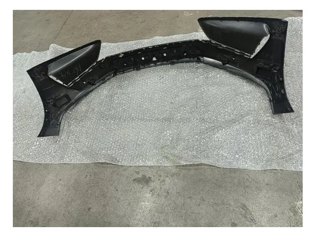 Front bumper · 前保险杠本体