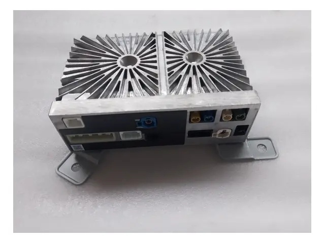 Multimedia and display · 主机总成